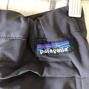 Patagonia Women’s snow pants in S